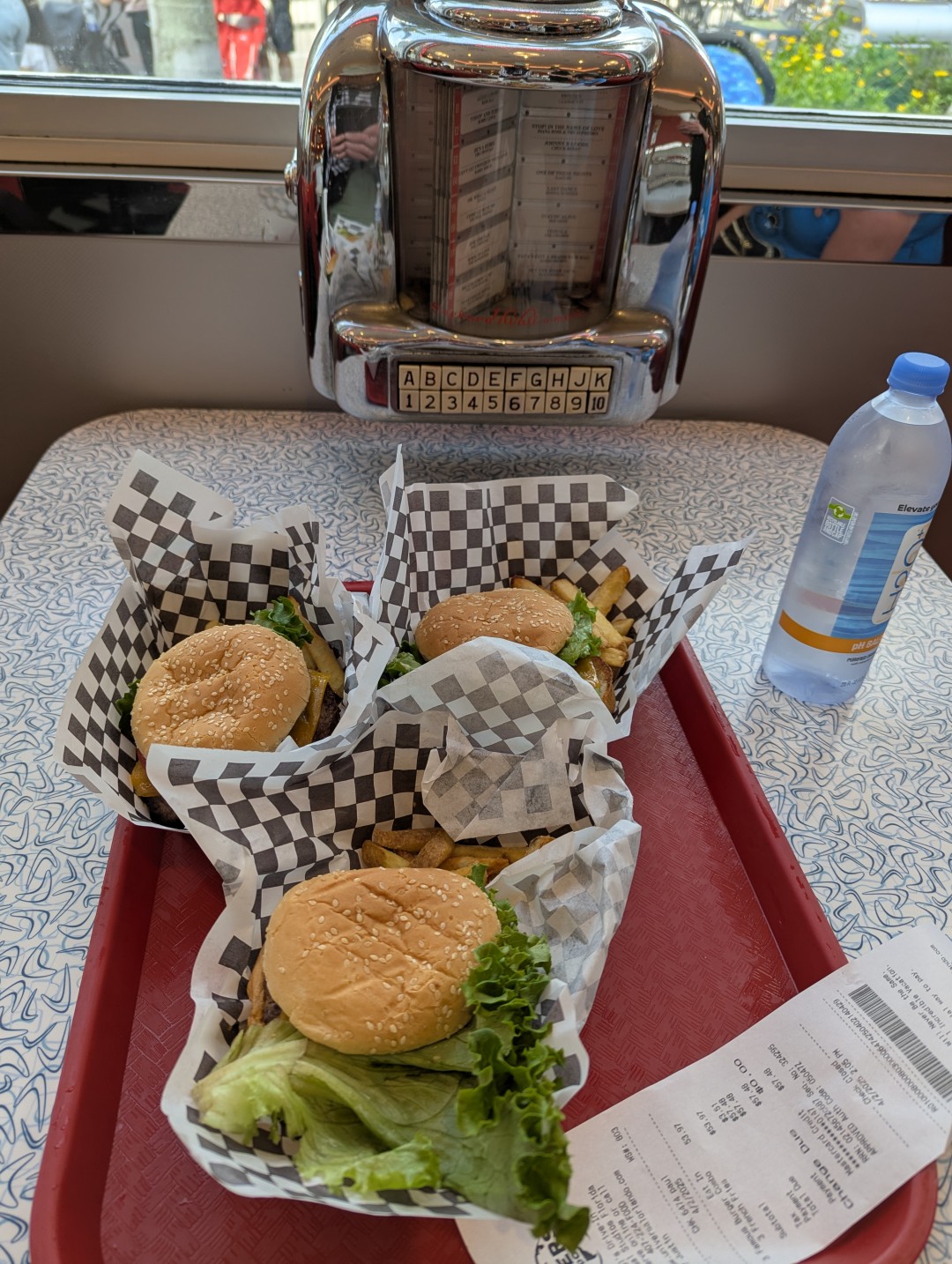 Lunch at Mel’s